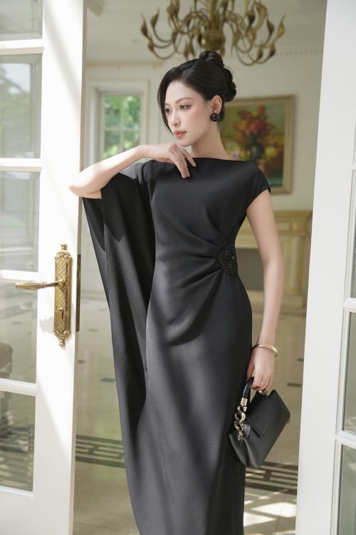 Sixdo Black Woven Sarong Dress